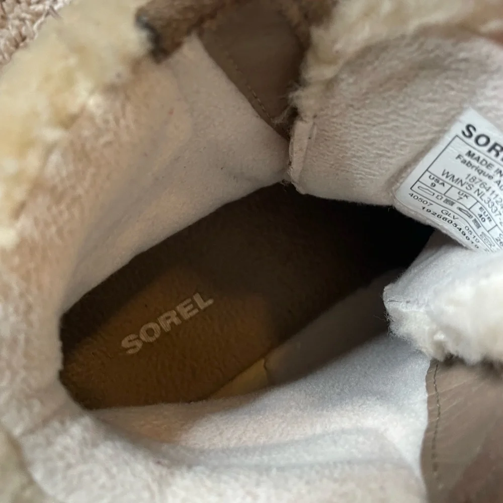 Sorel Sherpa Trim Harlow Lace Up Bootie Taupe Leather  Waterproof Women's Sz 9
